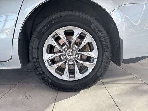 Used 2021 Toyota Sienna XLE image 13