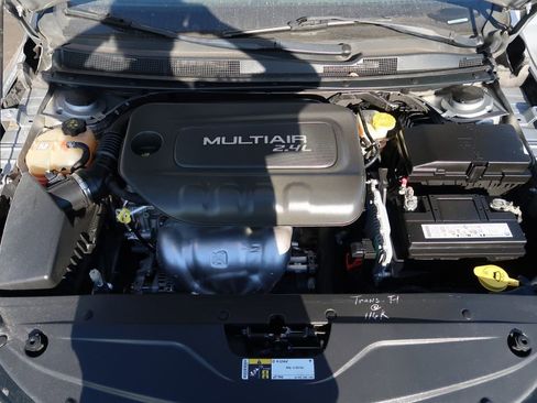 Used 2016 Chrysler 200 Limited w/ Convenience Group image 12