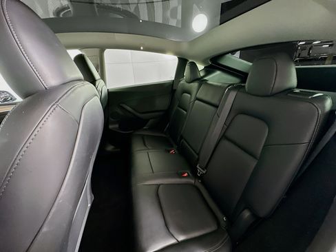 Used 2024 Tesla Model Y Long Range image 25