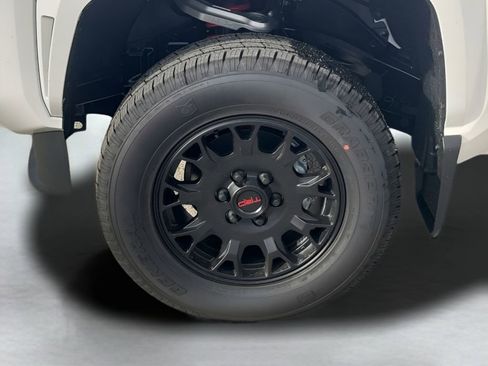 New 2025 Toyota Tacoma SR5 AWD/4WD image 17