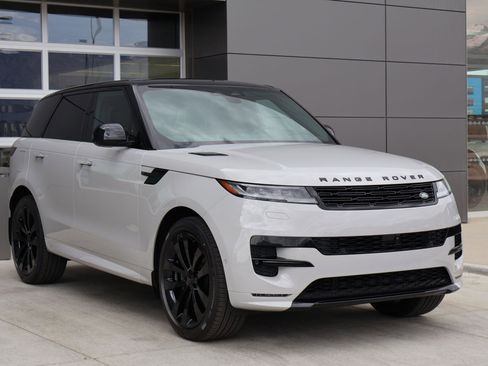 New 2026 Land Rover Range Rover Sport Dynamic SE AWD/4WD image 3