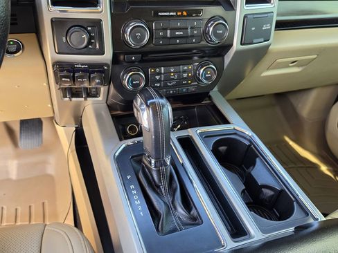Used 2015 Ford F150 4x4 SuperCrew image 22