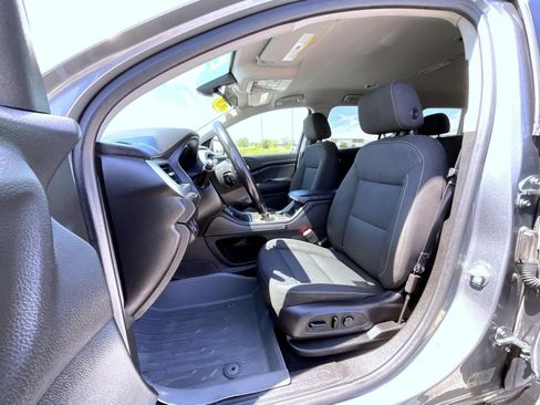 Certified 2020 GMC Acadia SLE w/ Driver Convenience Package AWD/4WD image 10