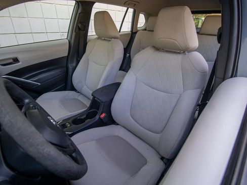 Used 2022 Toyota Corolla Cross L FWD image 14