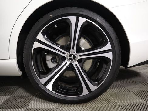 Used 2025 Mercedes-Benz C 300 Sedan image 31