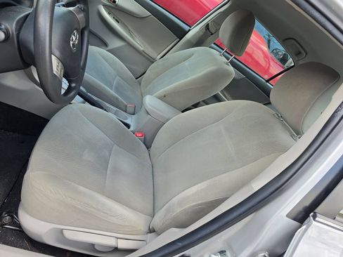 Used 2013 Toyota Corolla LE FWD image 6