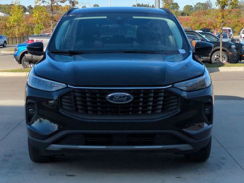 Used 2023 Ford Escape SE image 10