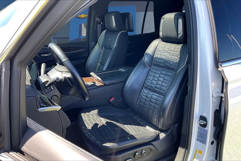 Used 2021 Cadillac Escalade Premium Luxury Platinum AWD/4WD image 24