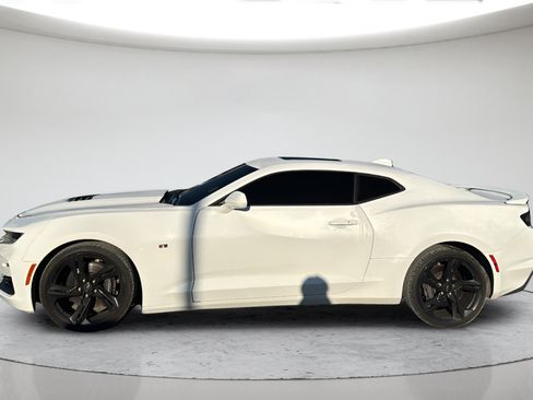 Used 2020 Chevrolet Camaro SS RWD image 11