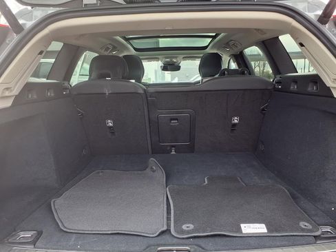 Used 2025 Volvo V60 B5 Cross Country Plus image 19