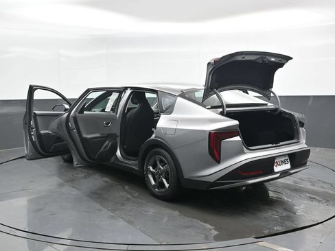 Used 2025 Kia K4 FWD image 48