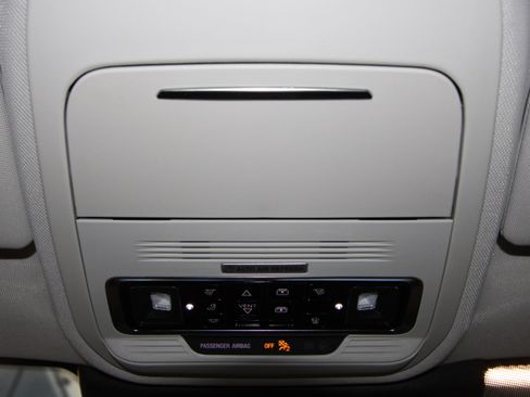 New 2026 Lincoln Navigator Reserve AWD/4WD image 17