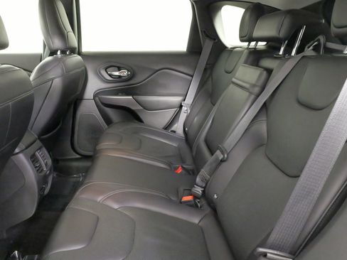 Used 2019 Jeep Cherokee Limited image 34