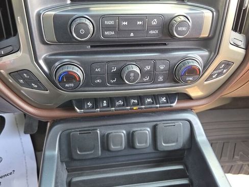 Used 2018 Chevrolet Silverado 1500 High Country AWD/4WD image 21