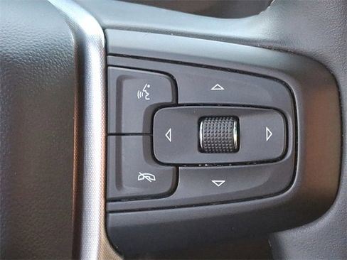 Used 2024 GMC Yukon SLT image 25