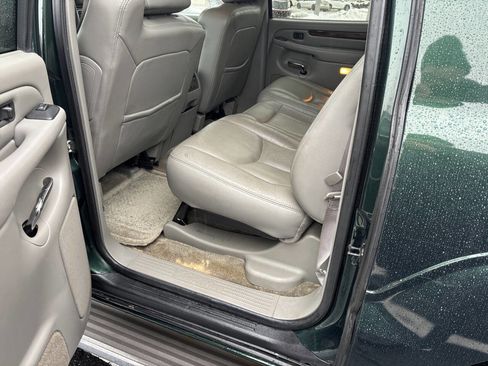 Used 2003 Cadillac Escalade EXT image 16