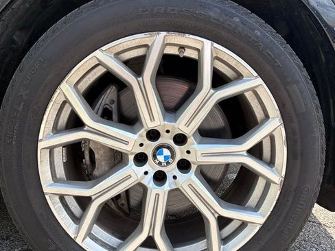 Used 2023 BMW X7 xDrive40i image 3