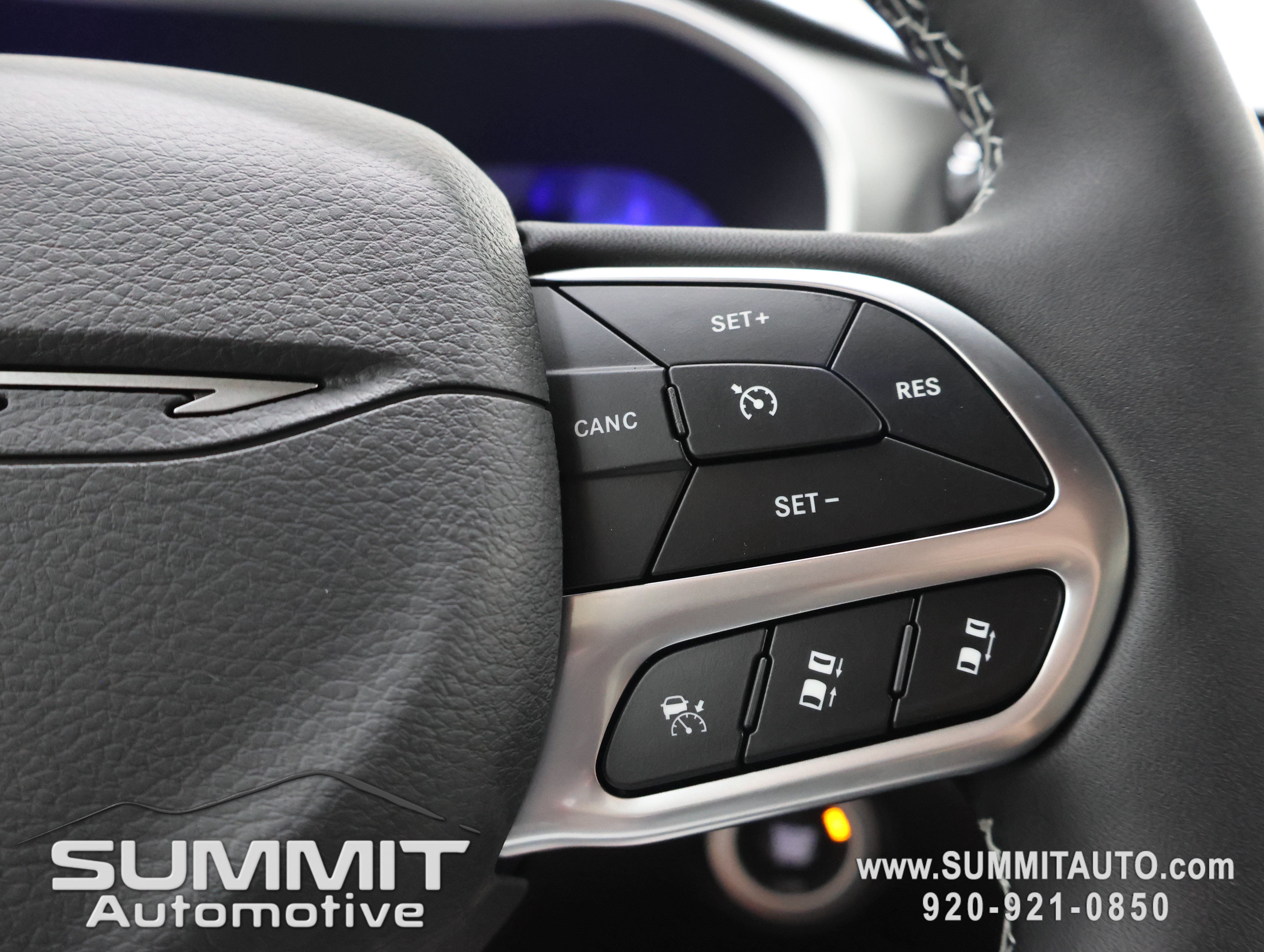 New 2027 Chrysler Pacifica Select AWD/4WD image 15