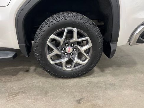 Certified 2022 GMC Sierra 1500 SLT w/ SLT Premium Package image 18