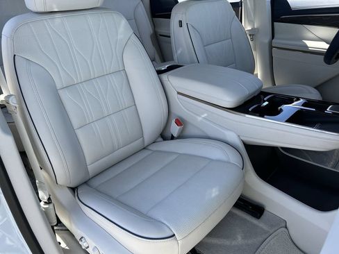 New 2026 Buick Enclave Avenir w/ Super Cruise Package FWD image 29