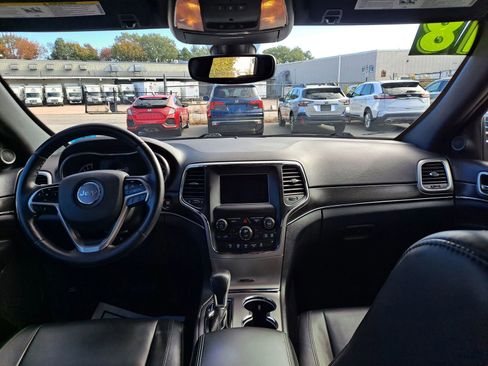 Used 2018 Jeep Grand Cherokee Limited AWD/4WD image 8