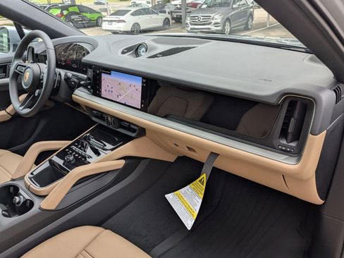 New 2026 Porsche Cayenne Coupe AWD/4WD image 25