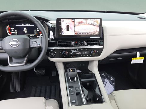 New 2026 Nissan Pathfinder SL FWD image 13