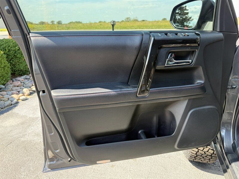 Used 2018 Toyota 4Runner TRD Off-Road w/ TRD Performance Package AWD/4WD image 34