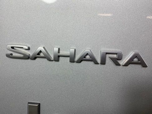 Used 2023 Jeep Wrangler Sahara image 34