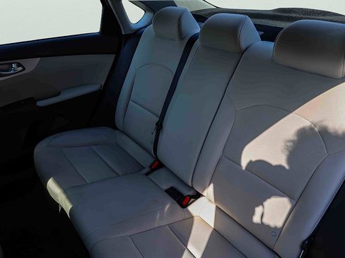 Certified 2023 Kia Forte LXS w/ LXS Technology Package FWD image 22