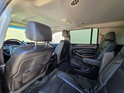 Used 2015 Chevrolet Suburban LTZ RWD image 13