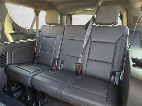 Used 2024 Chevrolet Suburban LT image 20