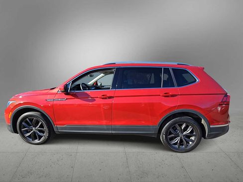 Used 2022 Volkswagen Tiguan SE w/ Panoramic Sunroof Package image 5