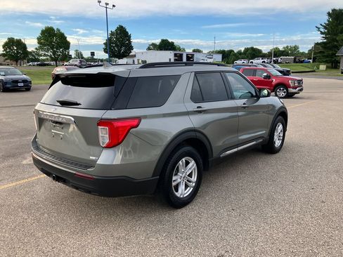 Used 2020 Ford Explorer XLT w/ Comfort Package AWD/4WD image 6