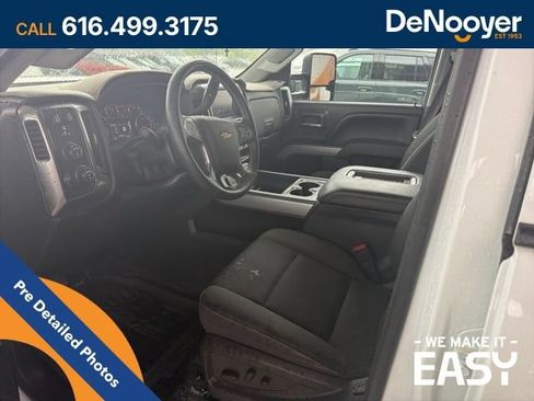 Used 2017 Chevrolet Silverado 2500 LT AWD/4WD image 9
