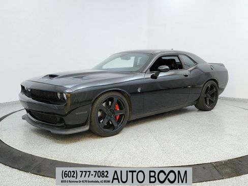 Used 2016 Dodge Challenger SRT Hellcat image 1