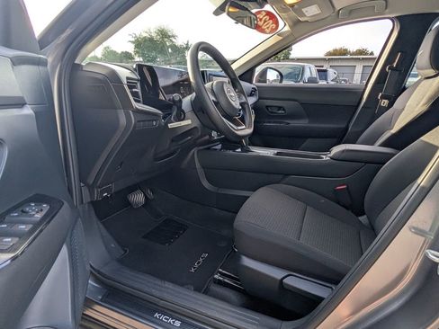 Certified 2025 Nissan Kicks S image 11