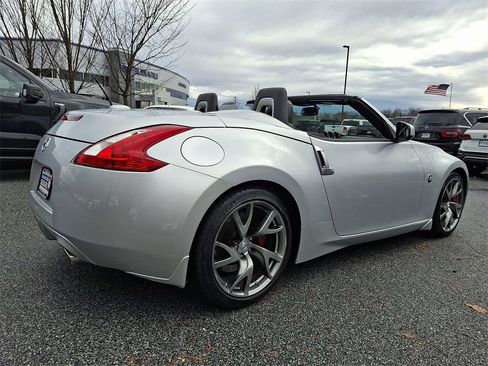 Used 2014 Nissan 370Z Touring w/ Sport Package image 6