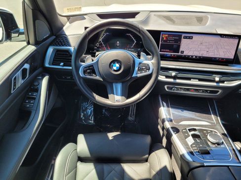 Used 2025 BMW X5 xDrive40i w/ M Sport Package AWD/4WD image 21