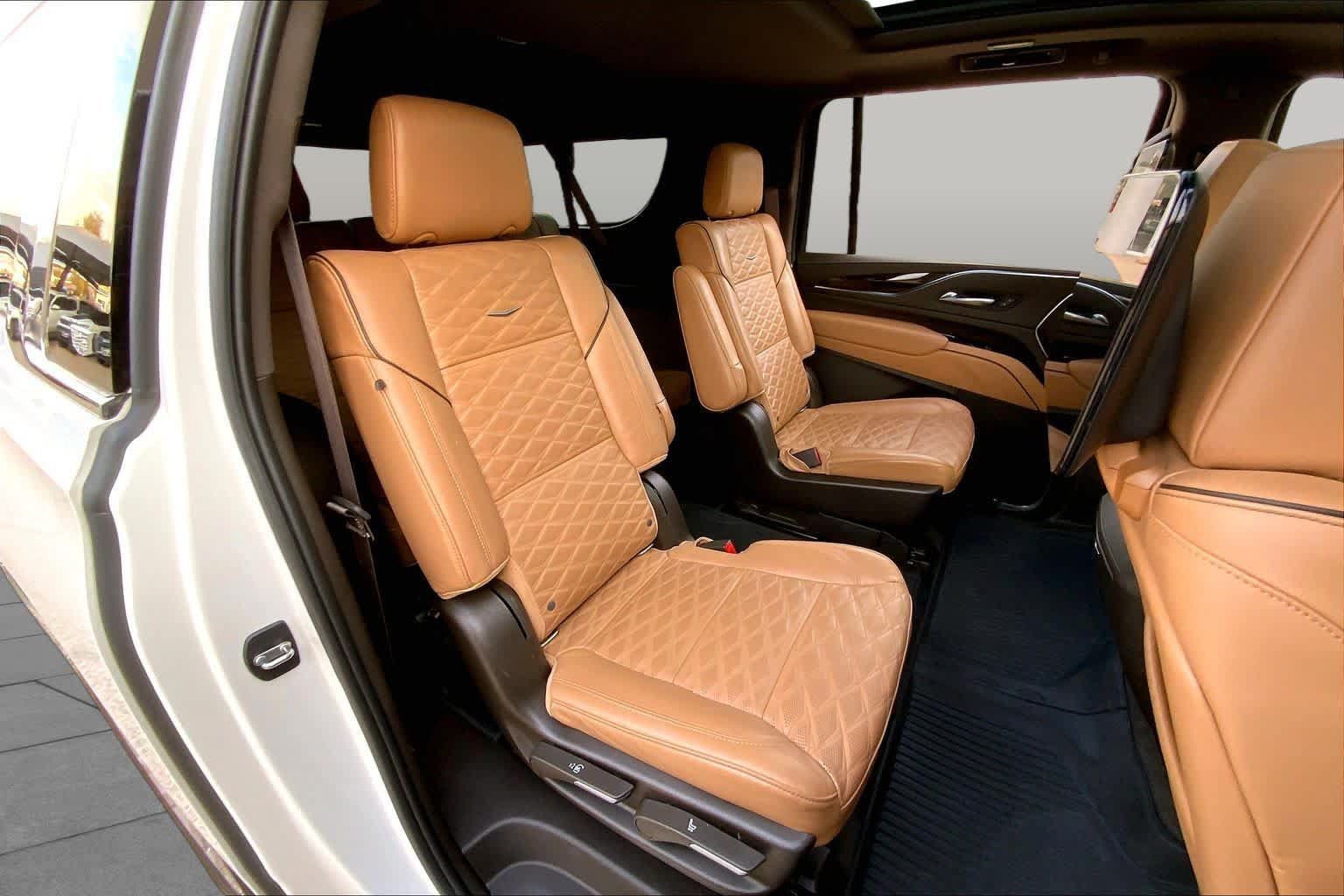 Used 2021 Cadillac Escalade ESV Premium Luxury AWD/4WD image 20