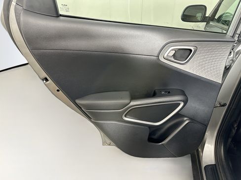 Used 2025 Kia Soul LX w/ LX Technology Package image 25