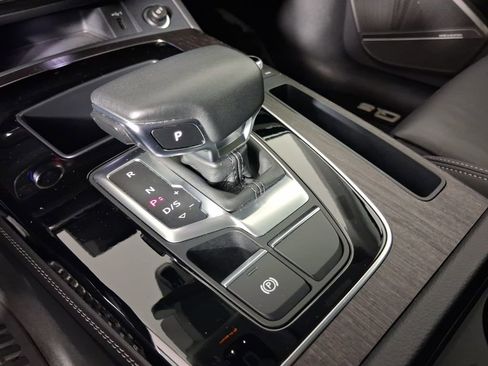 Used 2024 Audi Q5 2.0T Premium Plus w/ Premium Plus Package AWD/4WD image 24
