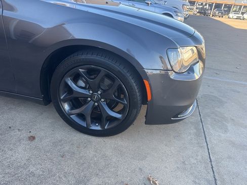 Used 2023 Chrysler 300 S image 4