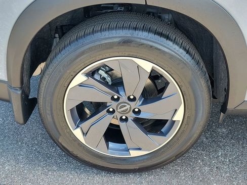 Used 2026 Nissan Rogue SV w/ SV Premium Package FWD image 5