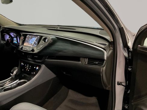 Used 2020 Buick Envision Essence FWD image 25