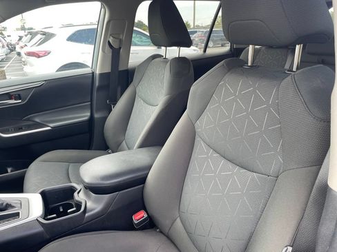Used 2024 Toyota RAV4 XLE FWD image 18
