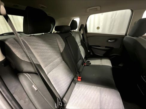 Used 2023 Nissan Rogue SV image 16