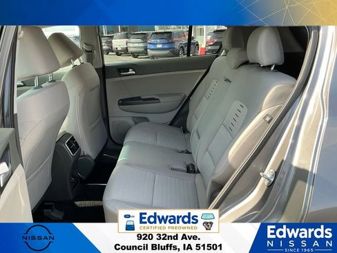 Used 2018 Kia Sportage LX AWD/4WD image 12