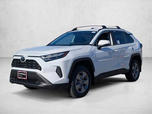 New 2025 Toyota RAV4 XLE image 4