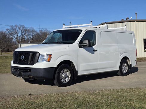 Used 2018 Nissan NV 2500 SV image 5
